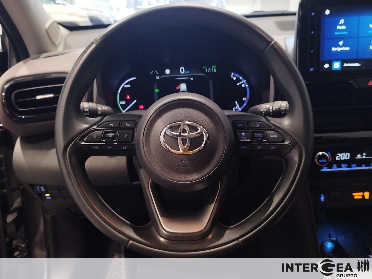 TOYOTA Yaris Cross 1.5h Lounge fwd 116cv e-cvt