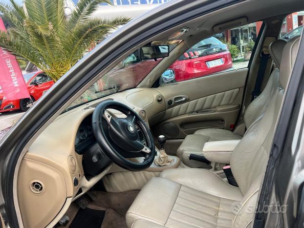 ALFA ROMEO 166 2.4 JTD 150CV Distinctive. LEGGI