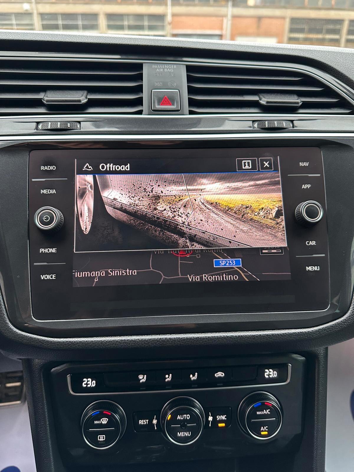 Volkswagen Tiguan 2.0 TDI SCR DSG 4MOTION R-LINE PACK TETTO PANORAMICO ED APRIBILE