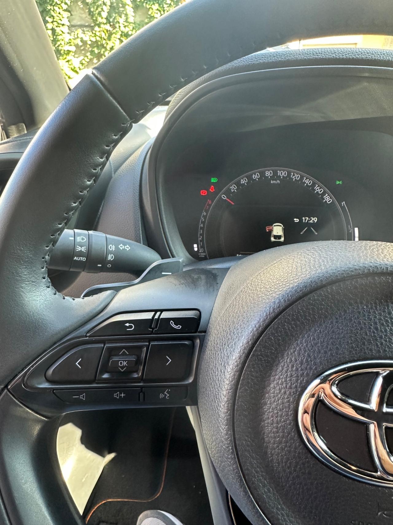 Toyota Aygo Connect 1.0 VVT-i 72 CV 5 porte x-play MMT