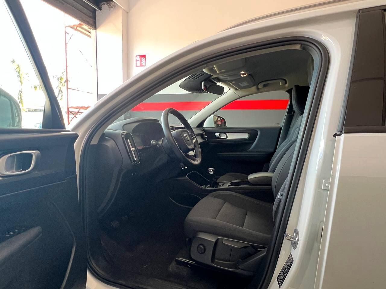 Volvo XC40 T2 Momentum Core