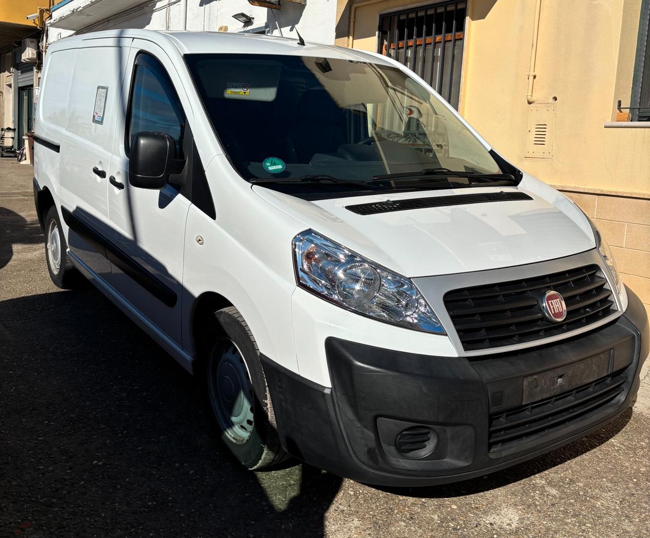 Fiat Scudo 1.6 Cc, 90 CV con scaffalatura interna