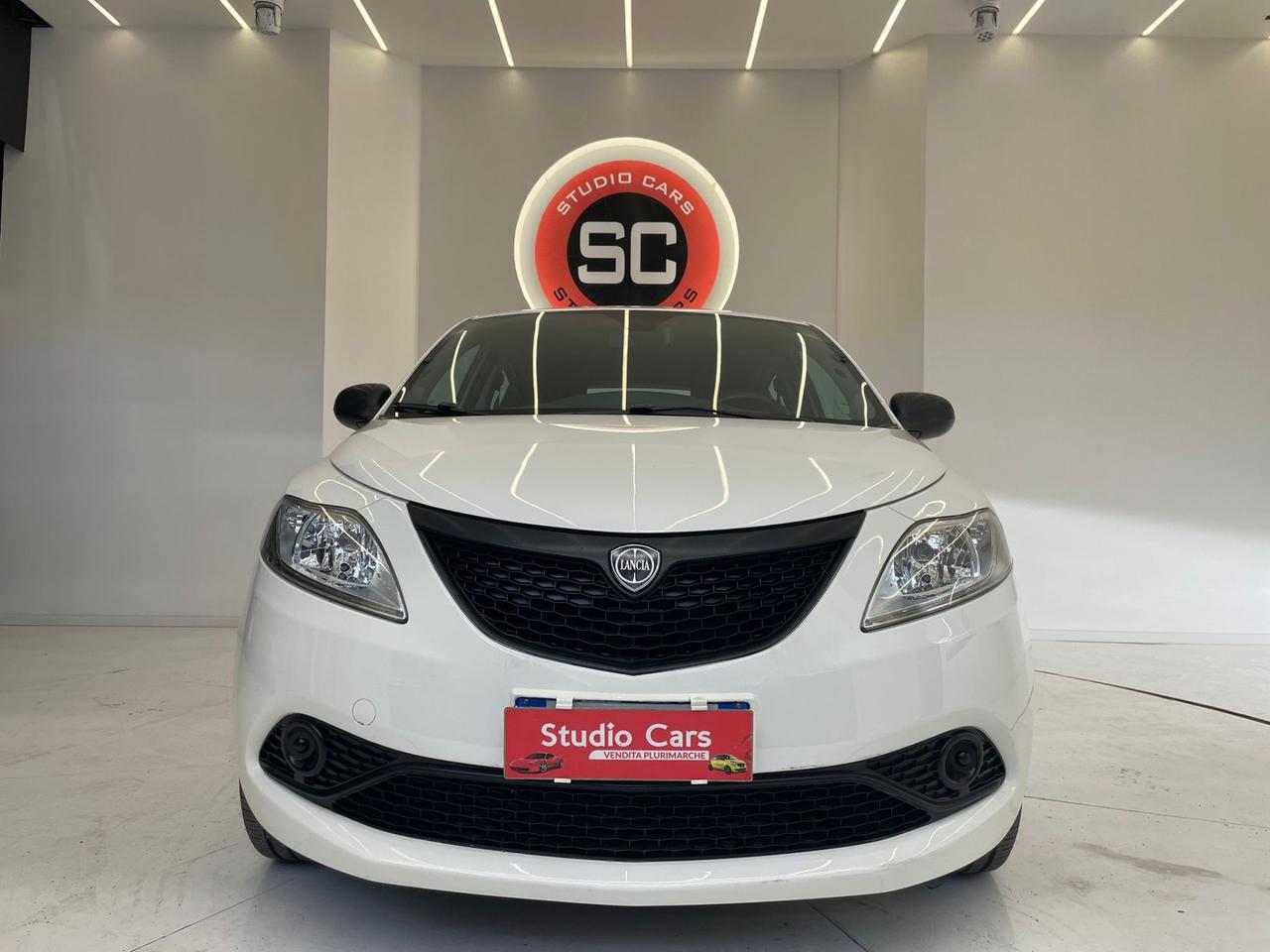 Lancia Ypsilon 1.0 FireFly Hybrid Ecochic Gold