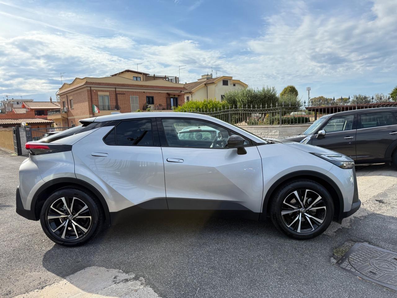 Toyota C-HR 1.8 hev Trend fwd e-cvt Vettura Aziend