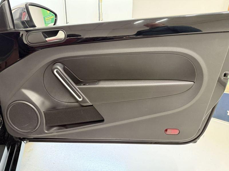 Volkswagen Maggiolino 1.6 TDI Design 50s