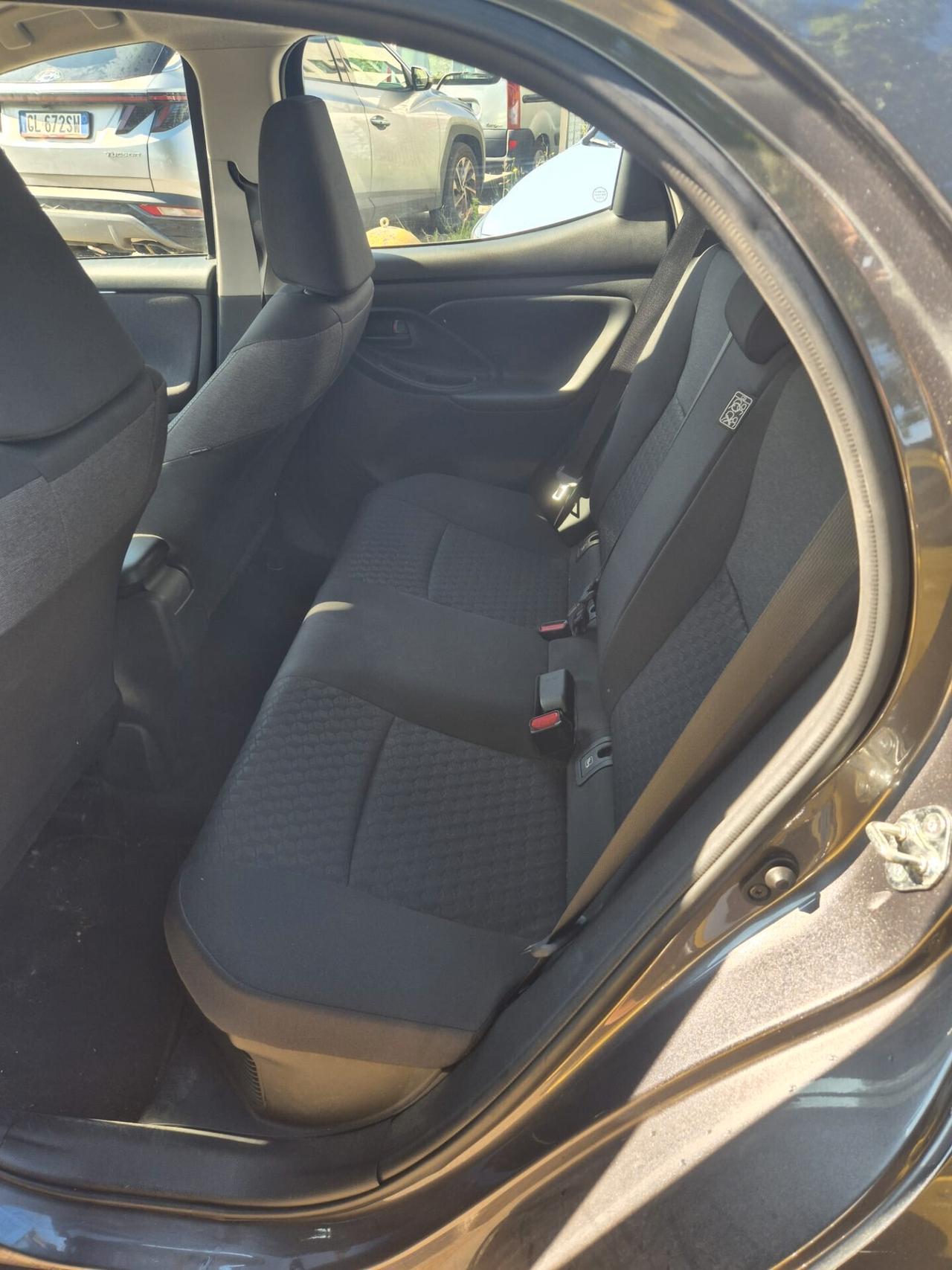 Toyota Yaris 1.5 Hybrid 5 porte Trend CON 7 ANNI DI GARANZIA MECCANICA