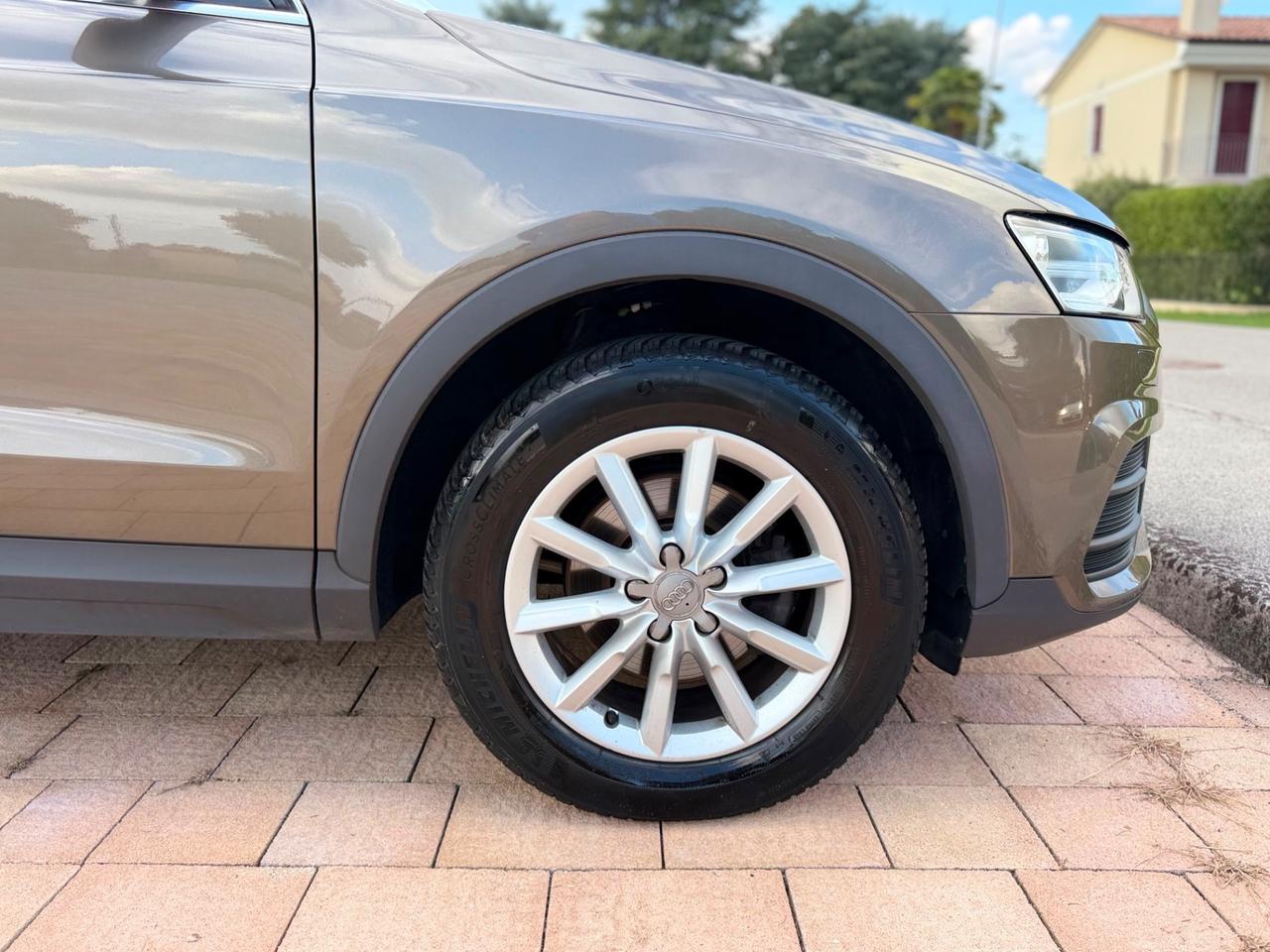 Audi Q3 2.0 TDI 120 CV Business