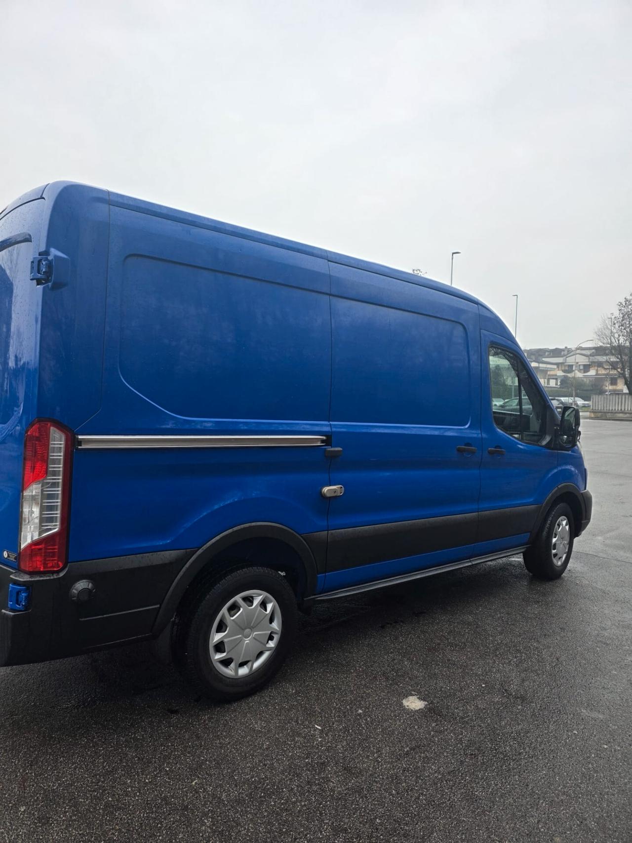 Ford Transit con 100 000km Prezzo compreso IVA