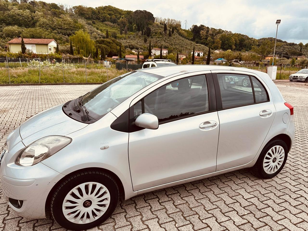 Toyota Yaris 1.4 D-4D CAMBIO AUTOMATICO DPF 5 porte Sol
