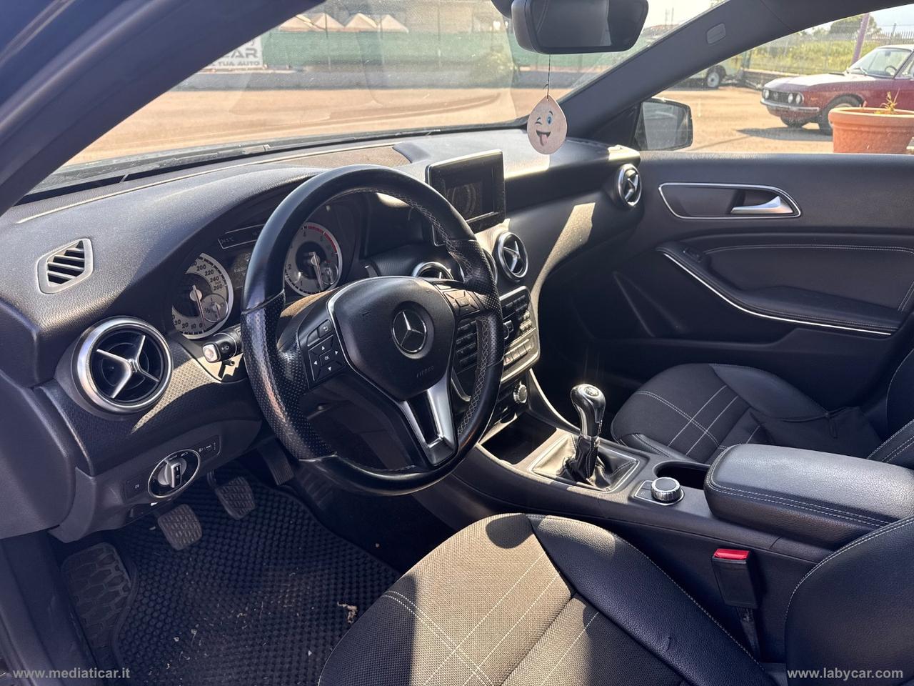 MERCEDES-BENZ A 180 CDI BlueEFFICIENCY Premium