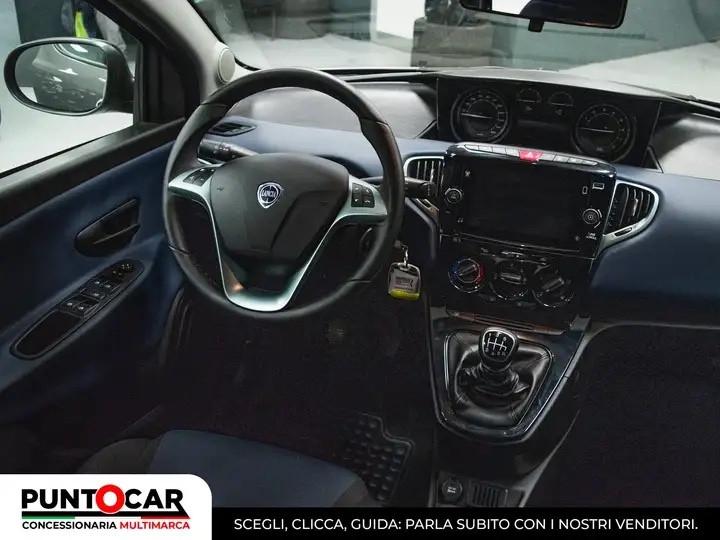 Lancia Ypsilon 1.0 FireFly 5 porte S&S Hybrid Platino