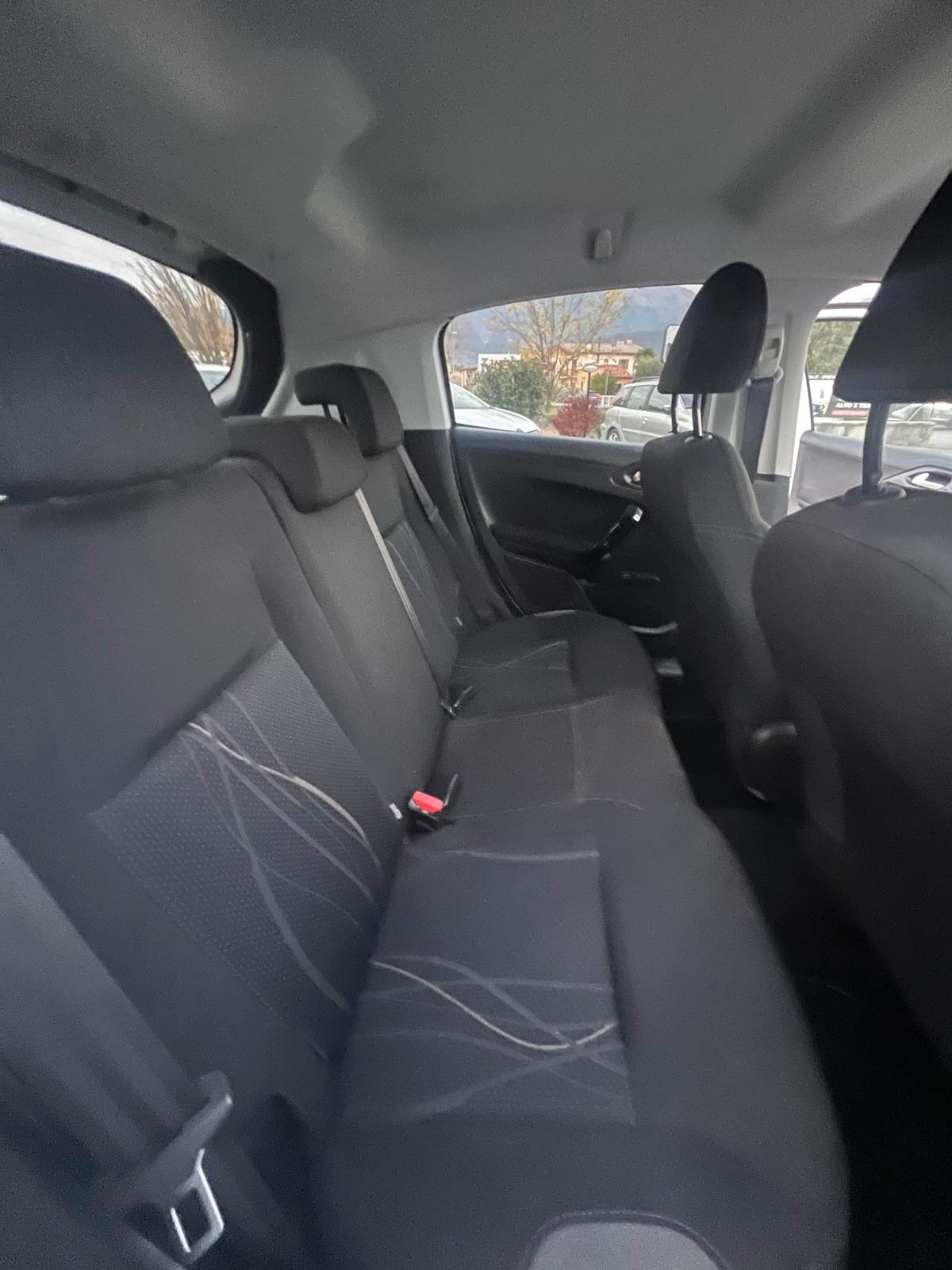 Peugeot 208 1.2 VTi 82 CV 5porte Allure