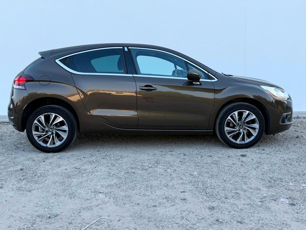 DS4 1.6 e-HDi Berlina 110cv 145000KM