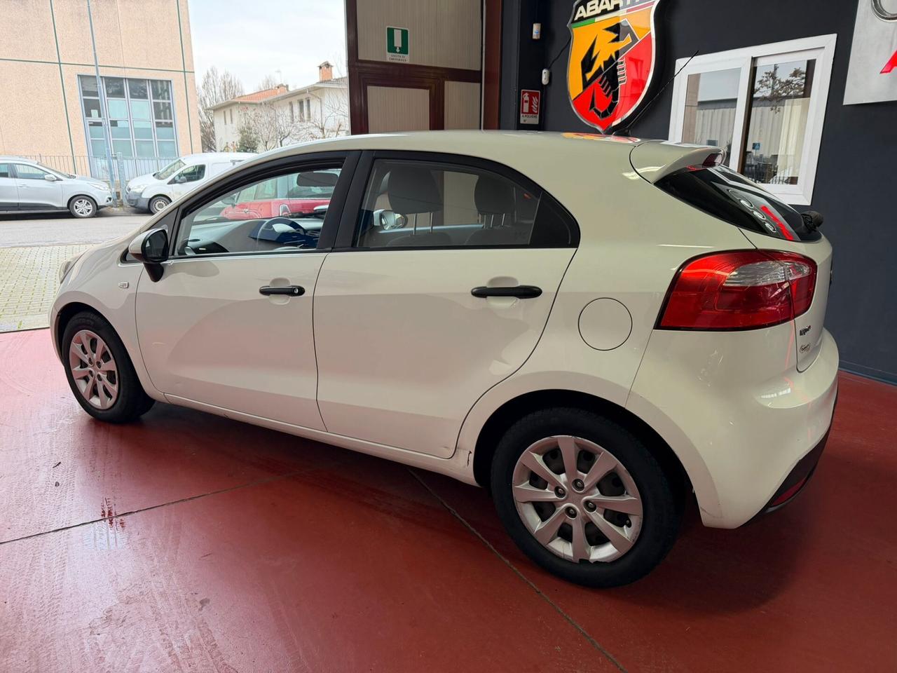 Kia Rio 1.1 CRDi WGT 5p. LX