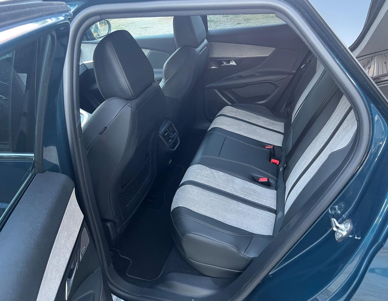 Peugeot 3008 GT 1.6 Hybrid Benzina 181 cv