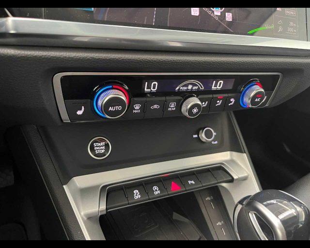 AUDI Q3 35 TDI S tronic Business Advanced