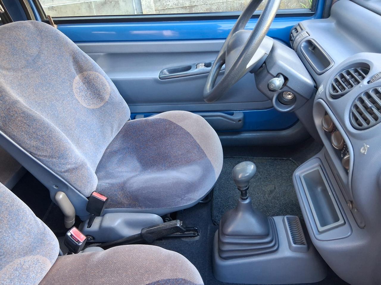 Renault Twingo 1.2i Cat E