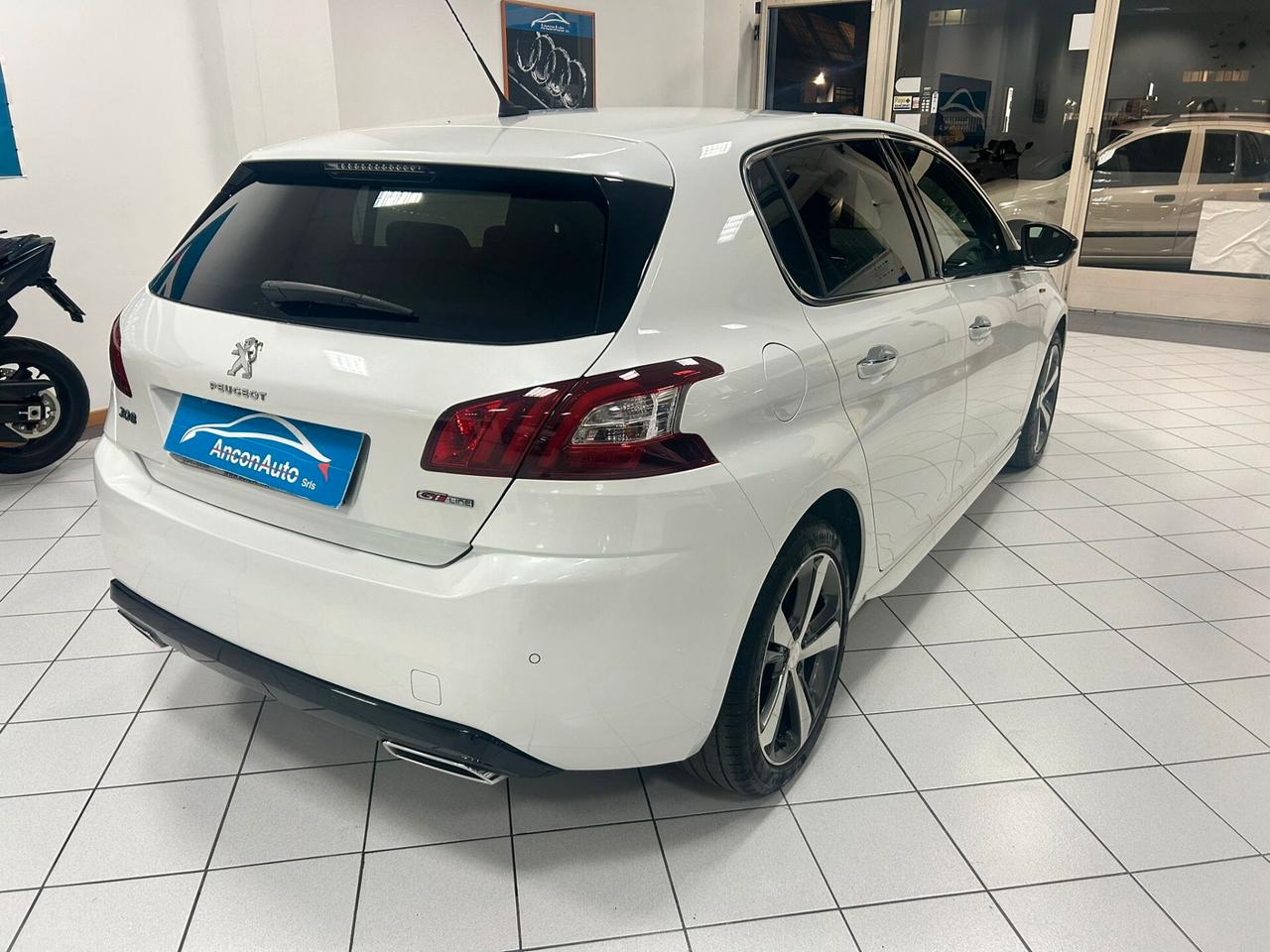 Peugeot 308 1.2B 130CV GT Line 2015