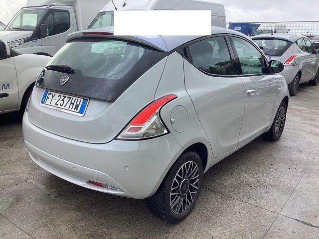 LANCIA Ypsilon 1.2 69 CV 5 porte Gold