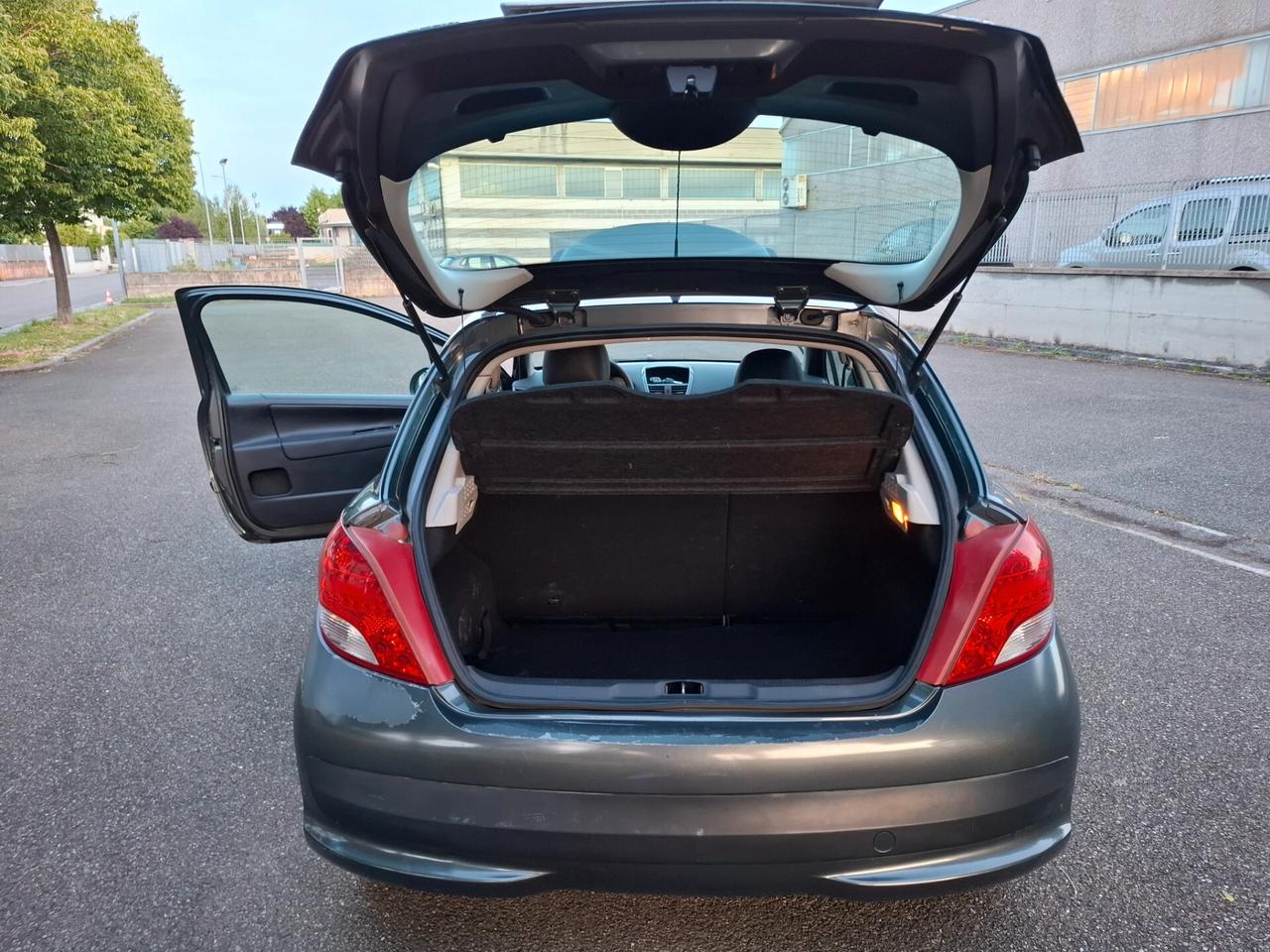 Peugeot 207 1.4 HDi 70CV 3p. XS