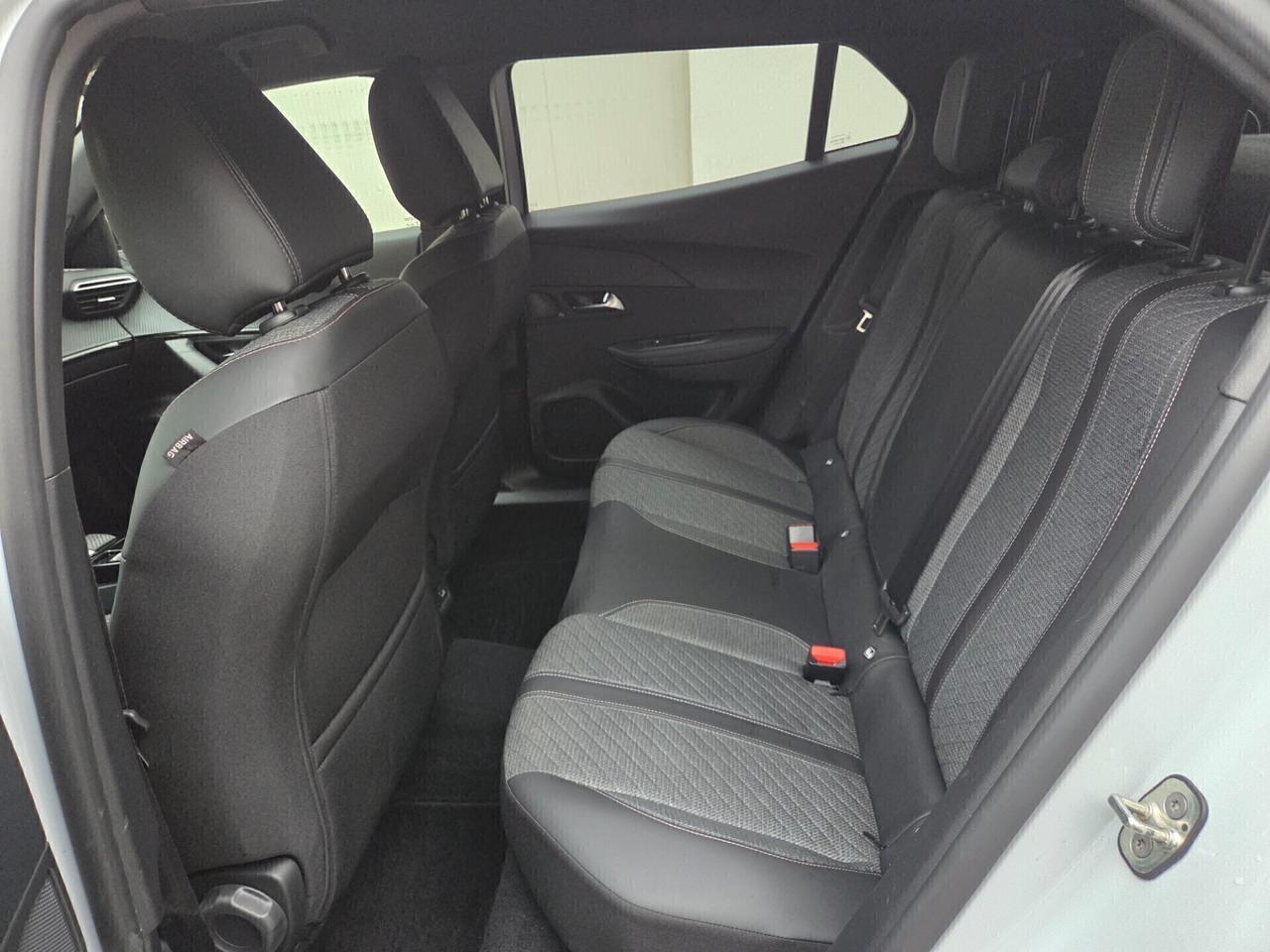 PEUGEOT 2008 ALLURE 130 EAT8 1/2024 RESTYLING