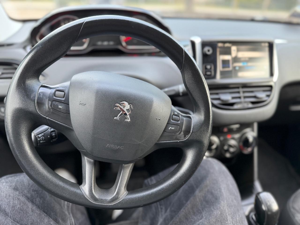 Peugeot 208 1.4 HDi 68 CV 5 porte Allure