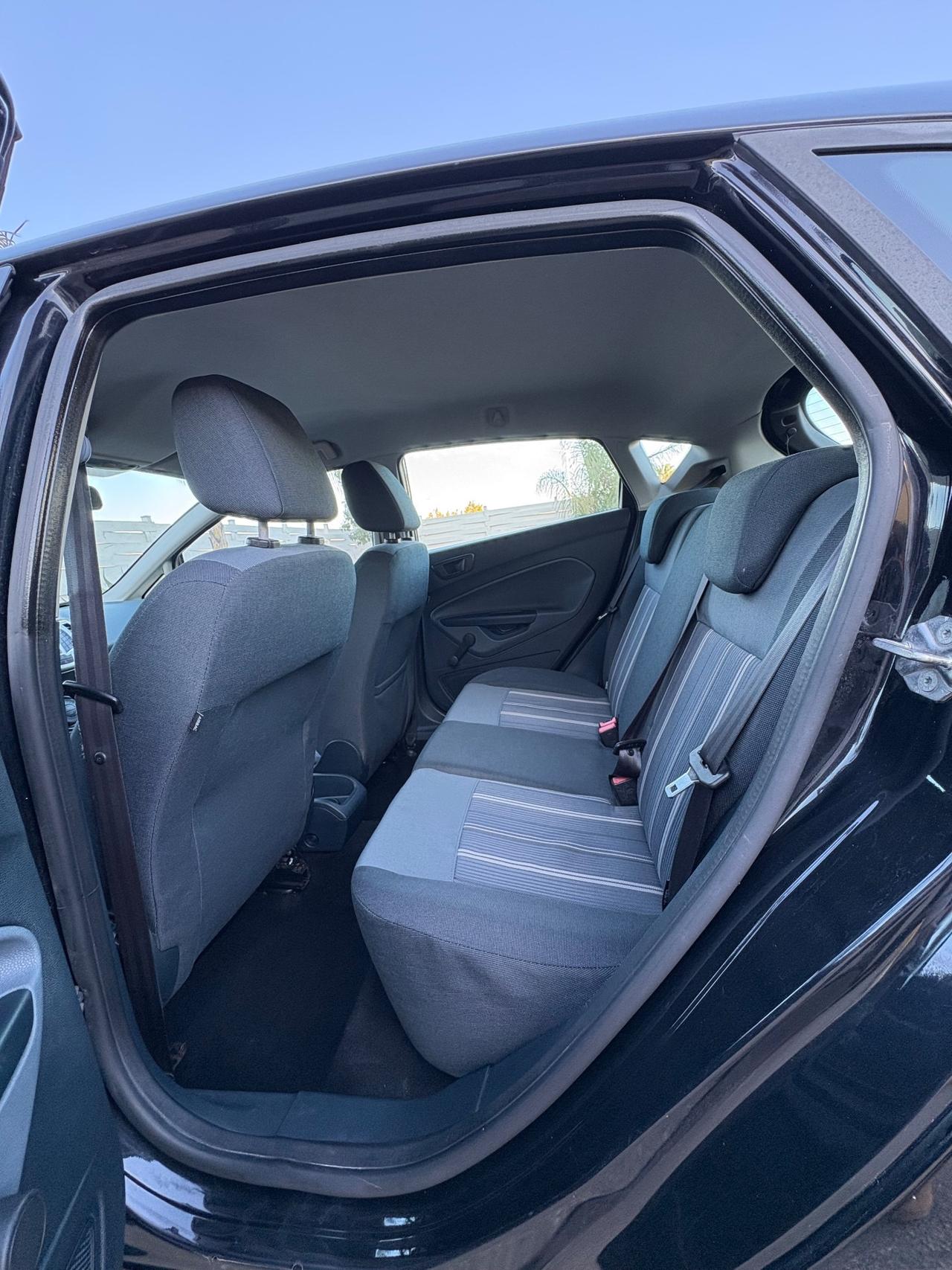 Ford Fiesta 1.2 benzina 5p. Tagliando e distribuzione eseguiti