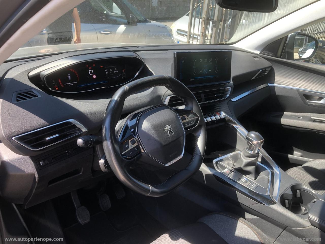 PEUGEOT 3008 BlueHDi 130 S&S Business