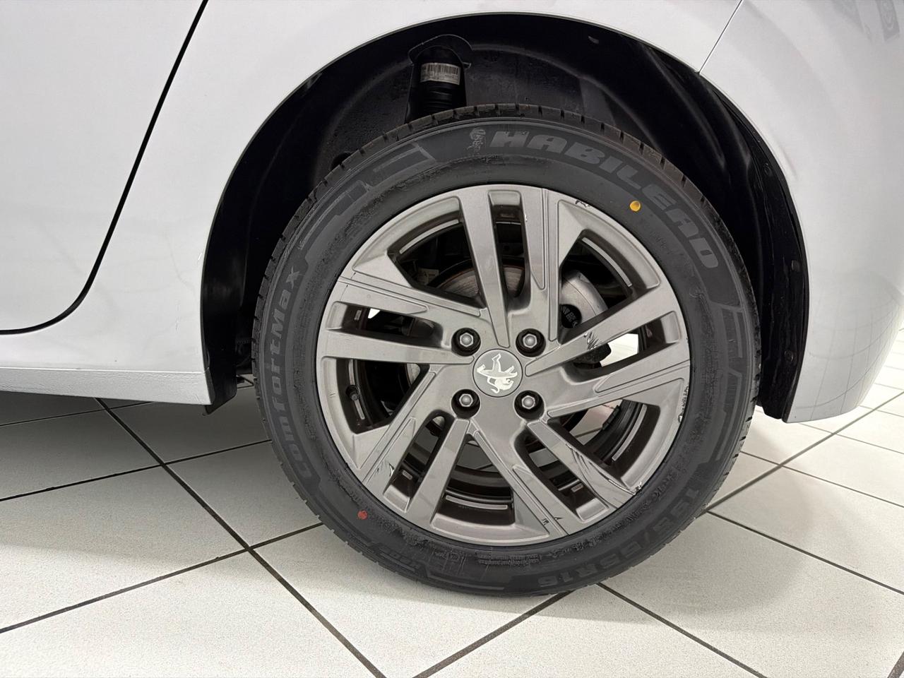 Peugeot 208 BlueHDi 100 Stop&Start 5 porte Allure