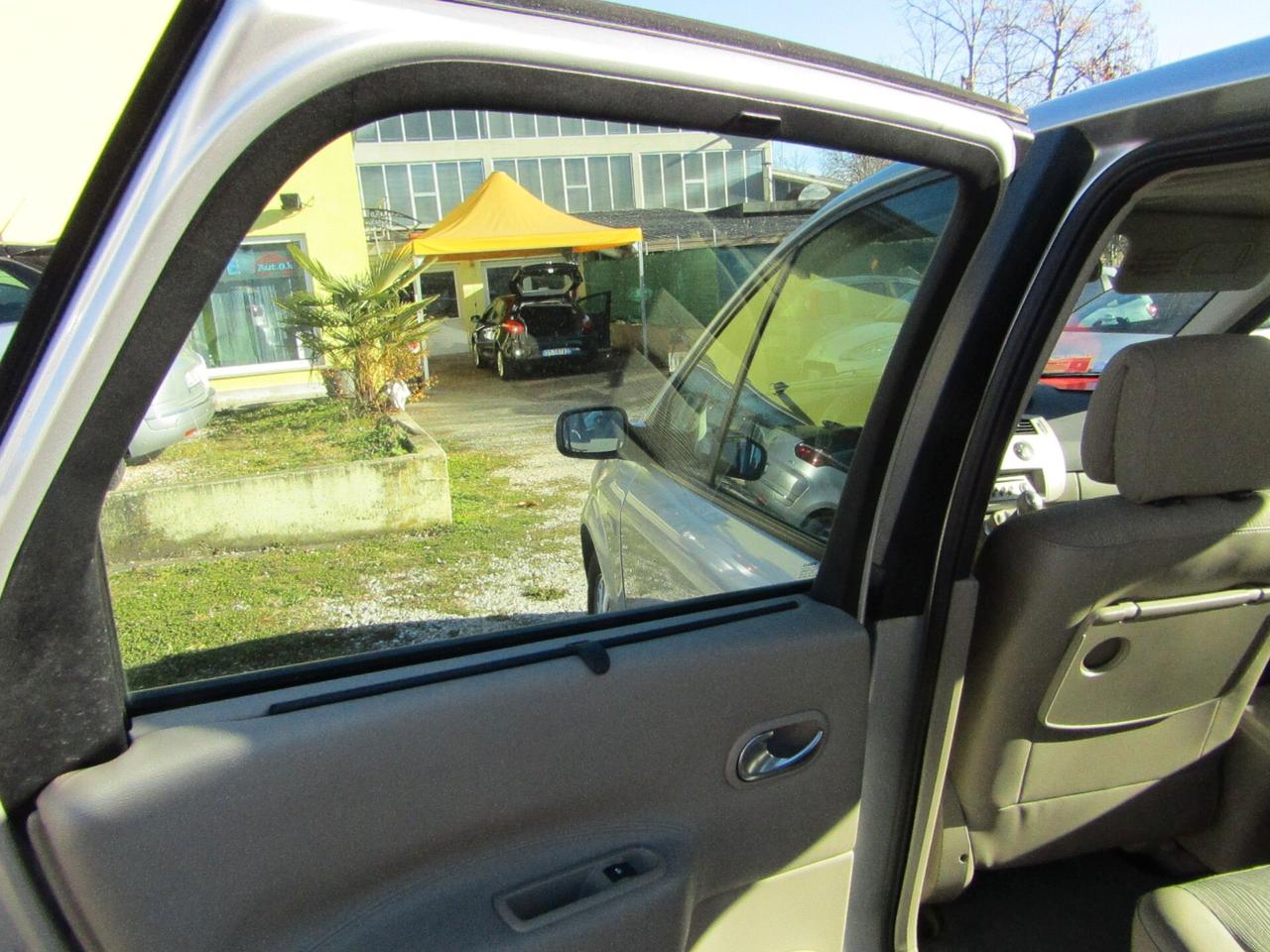 Renault Scénic BZ tagliandata e gommata