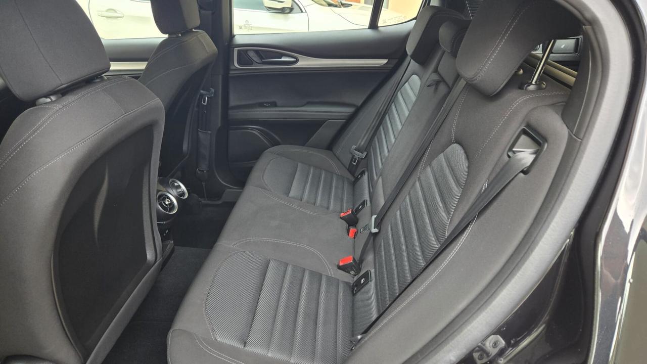 Alfa Romeo Stelvio 2.2 Turbodiesel 160 CV AT8 RWD Super