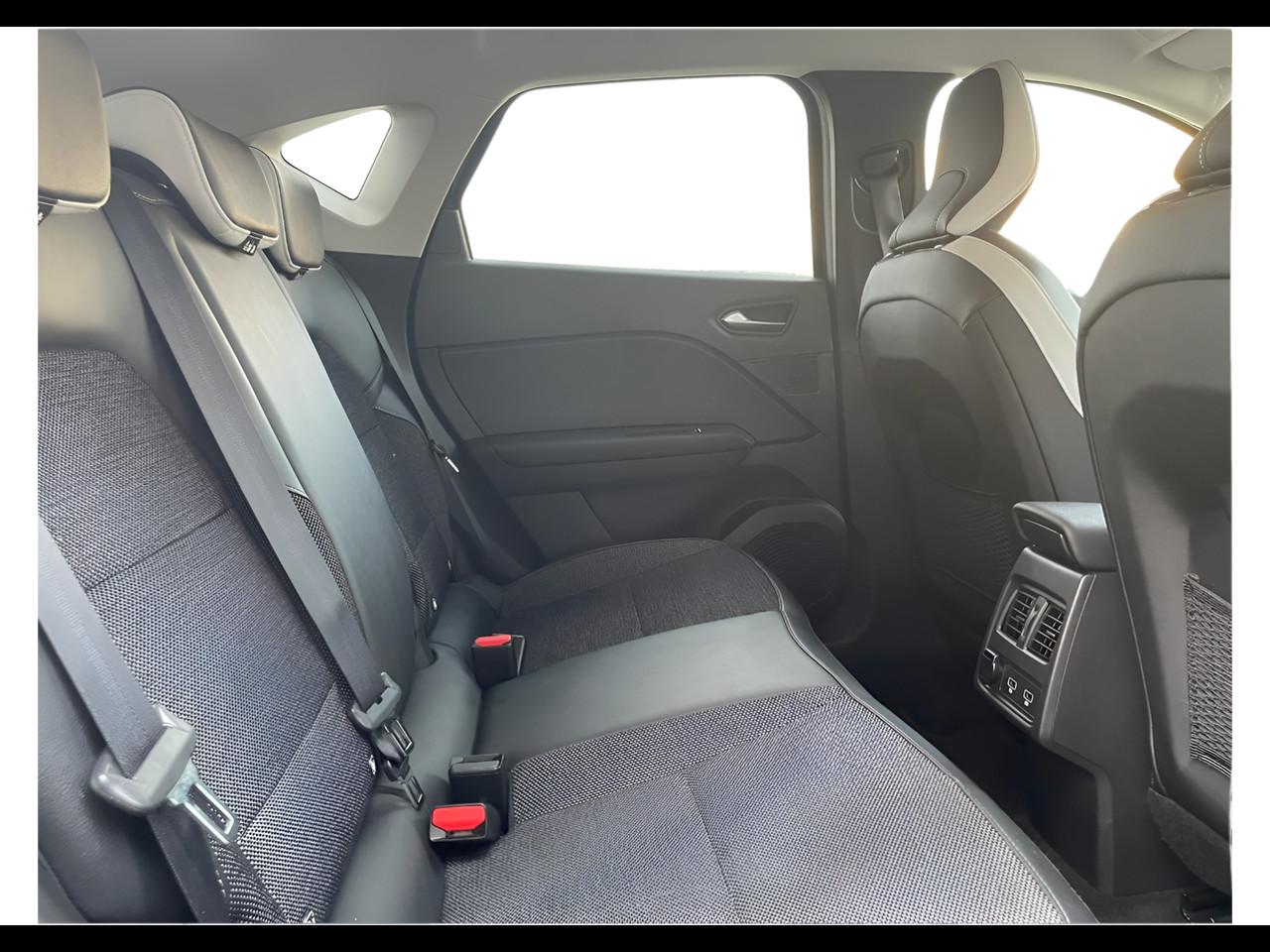 RENAULT Captur 1.6 E-Tech hybrid Intens 145cv auto