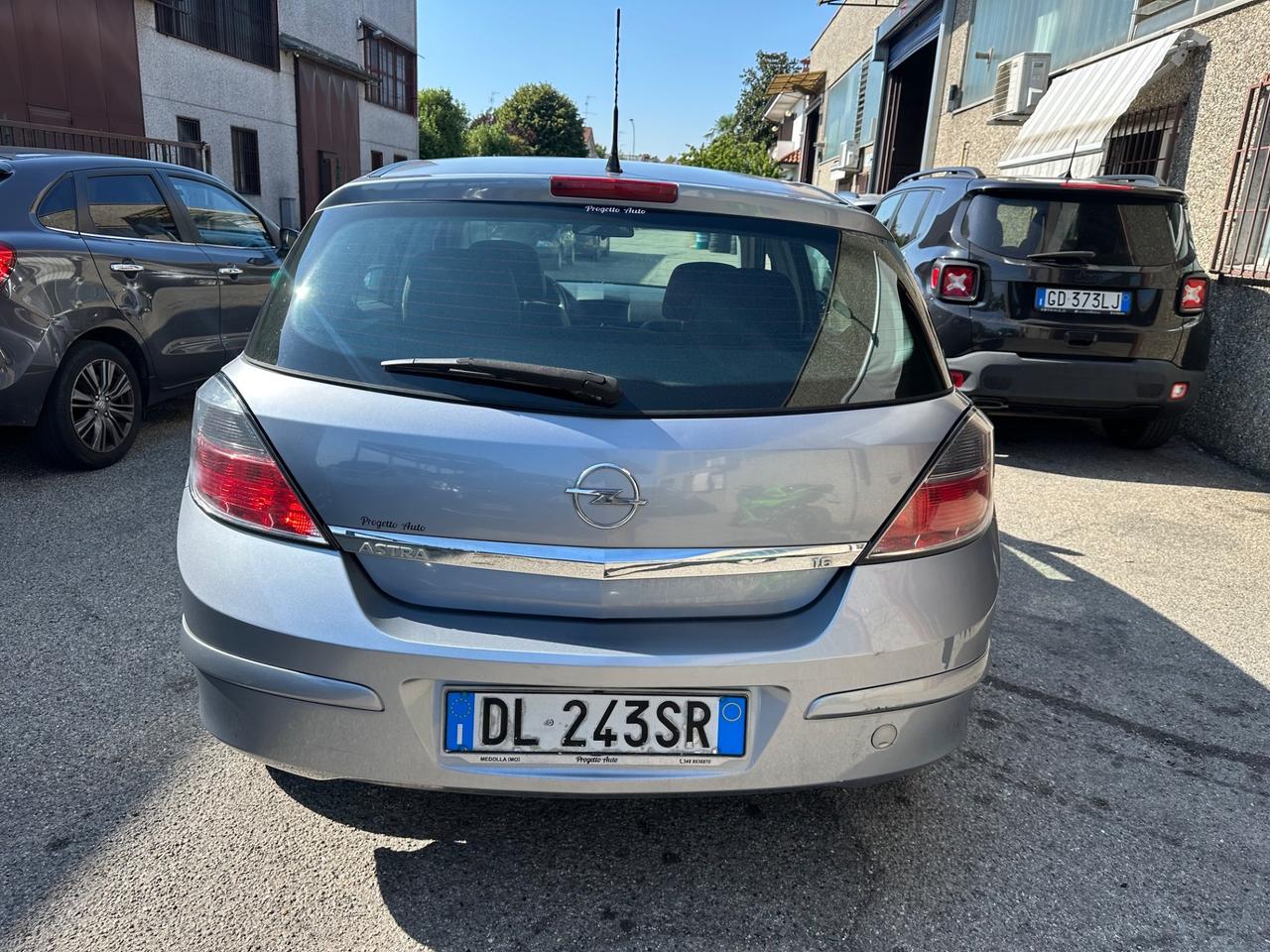 Opel Astra 1.6 16V VVT 5 porte Cosmo