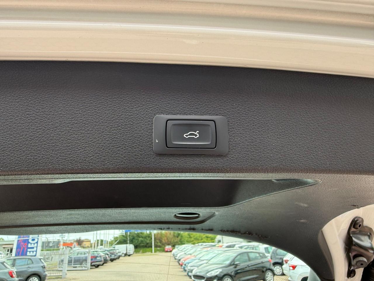 Audi Q2 35 TDI quattro S tronic Business