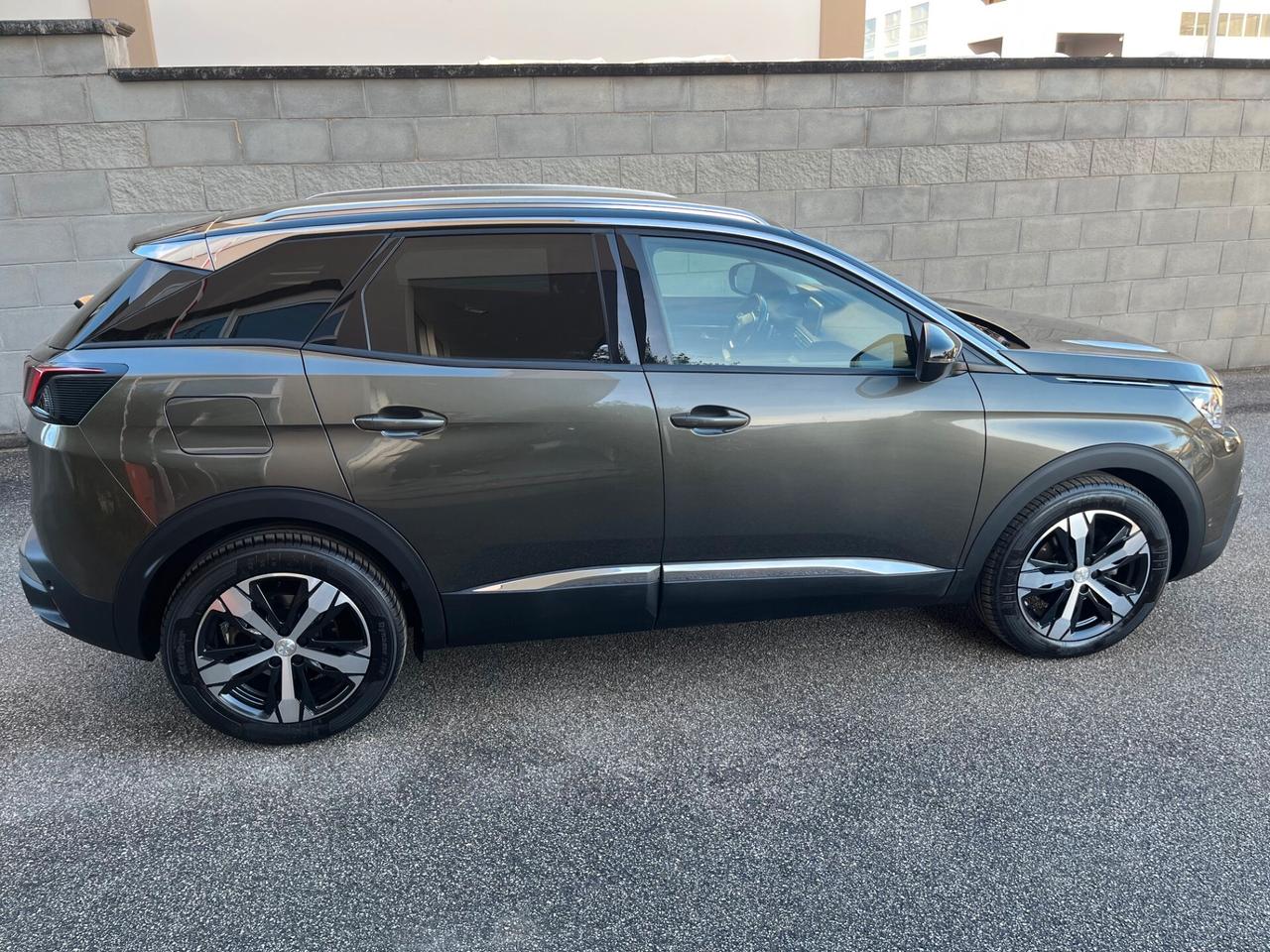 Peugeot 3008 1.5 bluehdi 130cv Allure eat8 NAVI/CAMERA PERF.