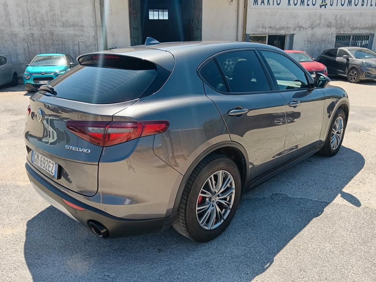Alfa Romeo Stelvio 2.2 Turbodiesel 190 CV AT8 Q4 Business