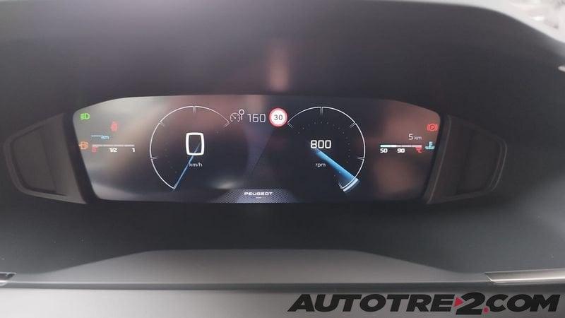 Peugeot 208 208 1.2 turbo Style 100cv da € 14350 !! detax