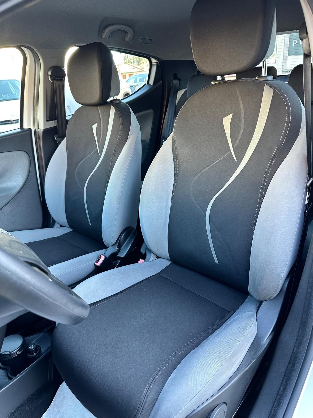 Lancia Ypsilon 1.2Bz 69Cv 5P - Uniproprietario