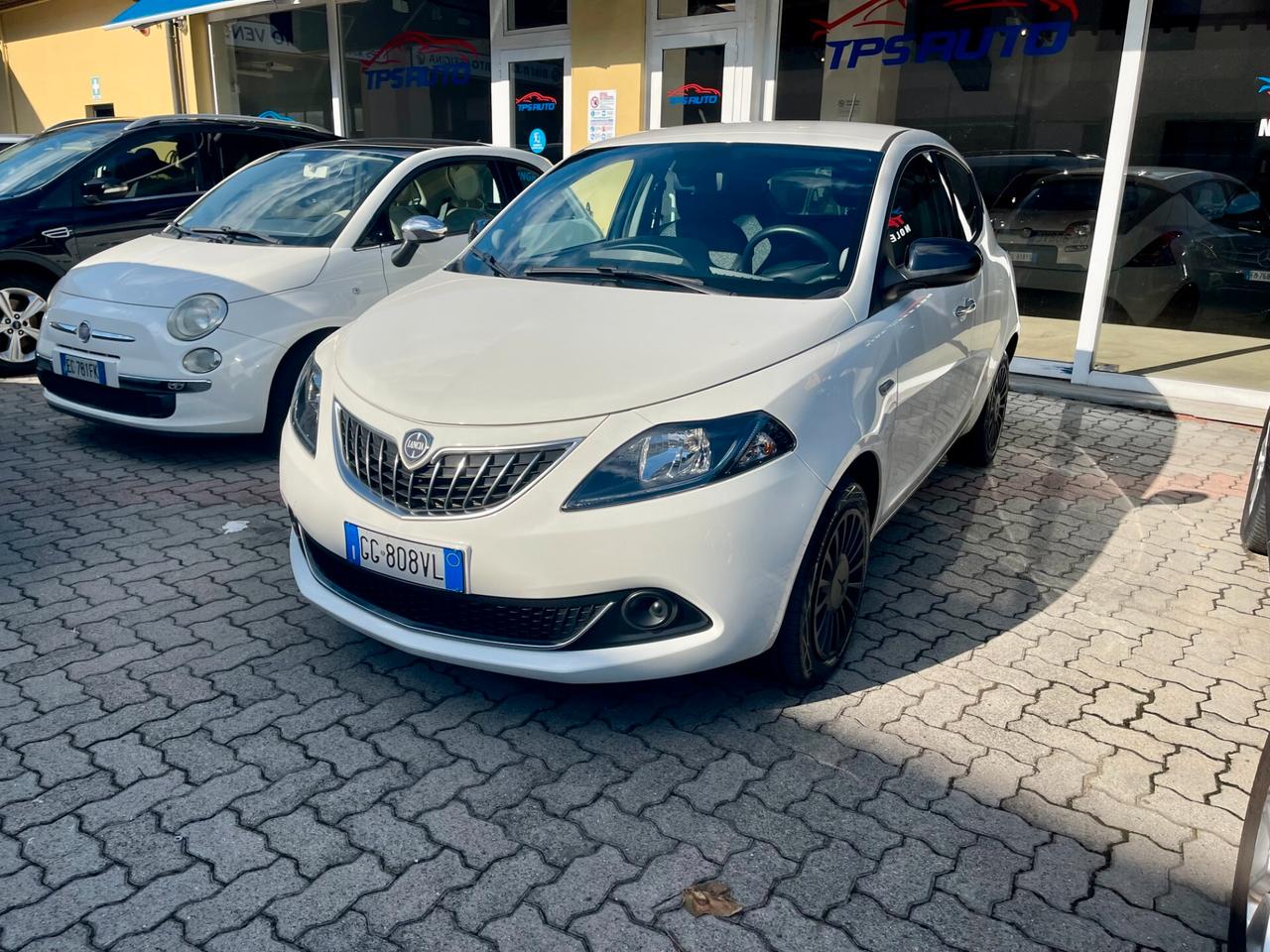 Lancia Ypsilon 1.0 FireFly 5 porte S&S Hybrid Silver