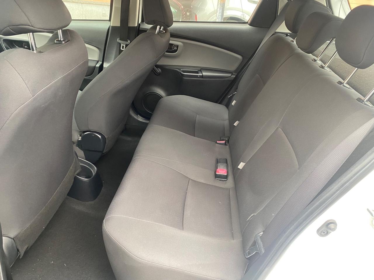 Toyota Yaris 1.0 5 porte Lounge 69cv 2014