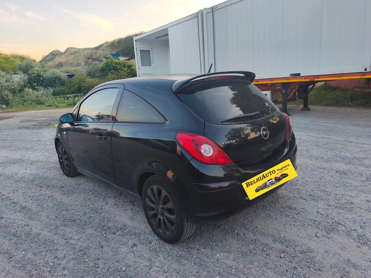 Opel Corsa 2011---1.2 Benzina Neopatentati