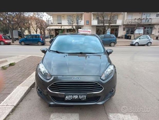 Ford Fiesta 1.0 benzina 80cv 5 porte Titanium