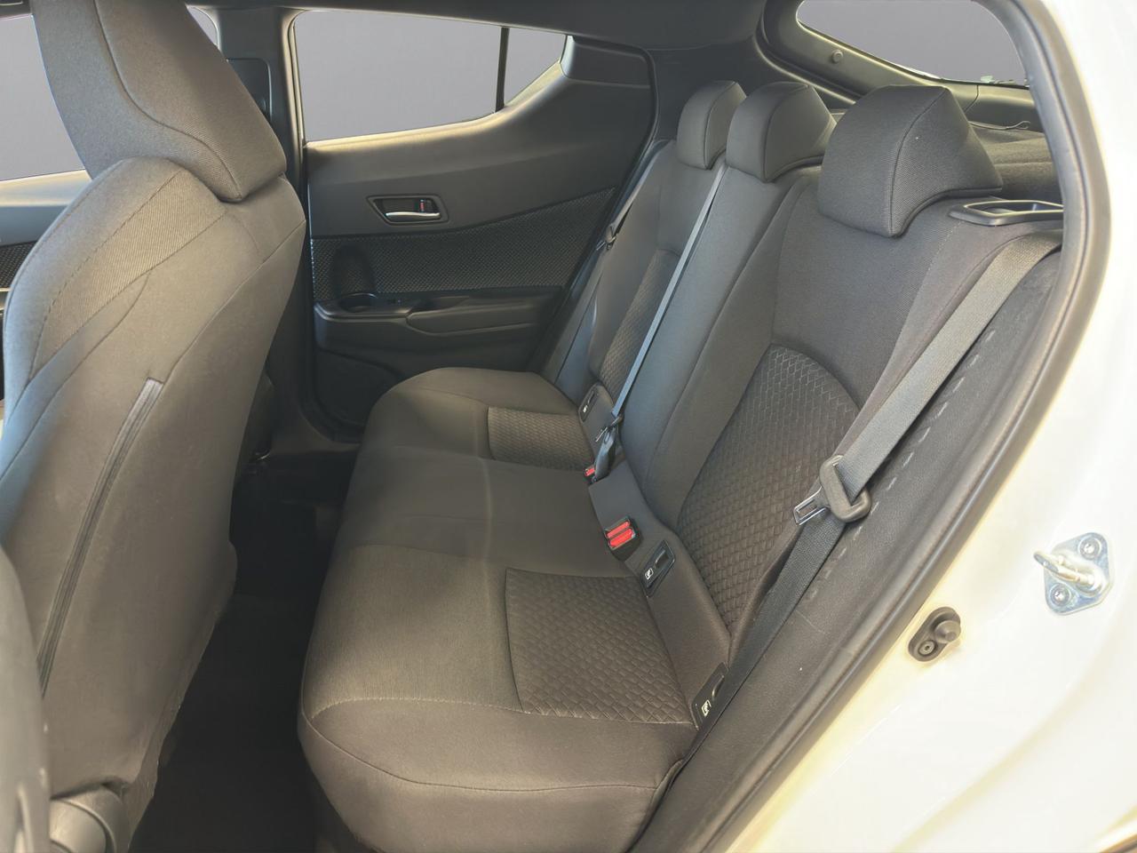 Toyota C-HR 1.8h Active e-cvt