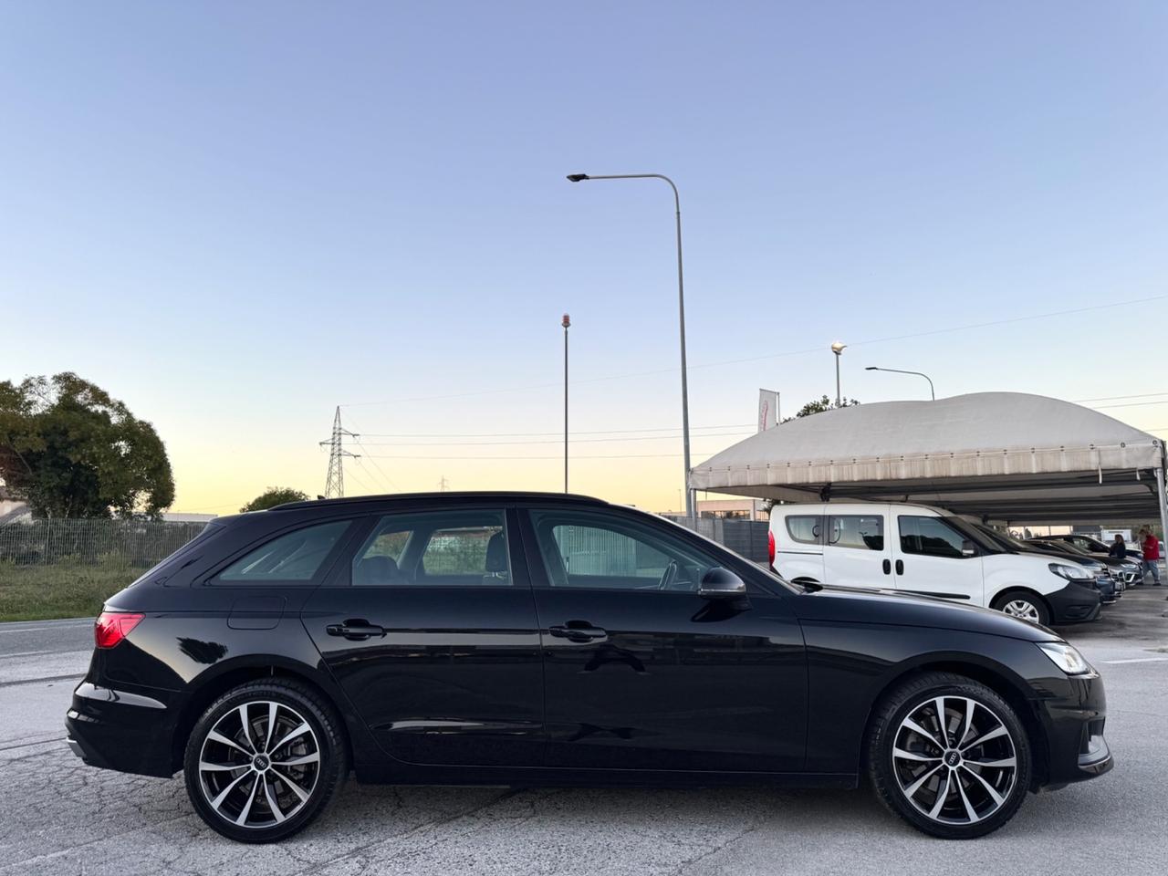 AUDI A4 Avant 2.0 Tdi S-Tronic - Led Virtual 18