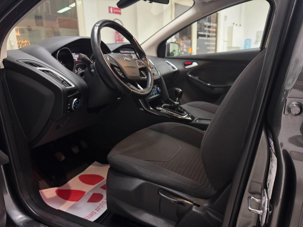 Ford Focus Titanium / 1.5 TDCi 120 CV /SW/