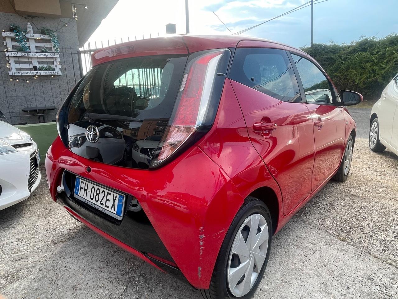 Toyota Aygo 1.0 VVT-i 69 CV 5 porte x-cite TSS