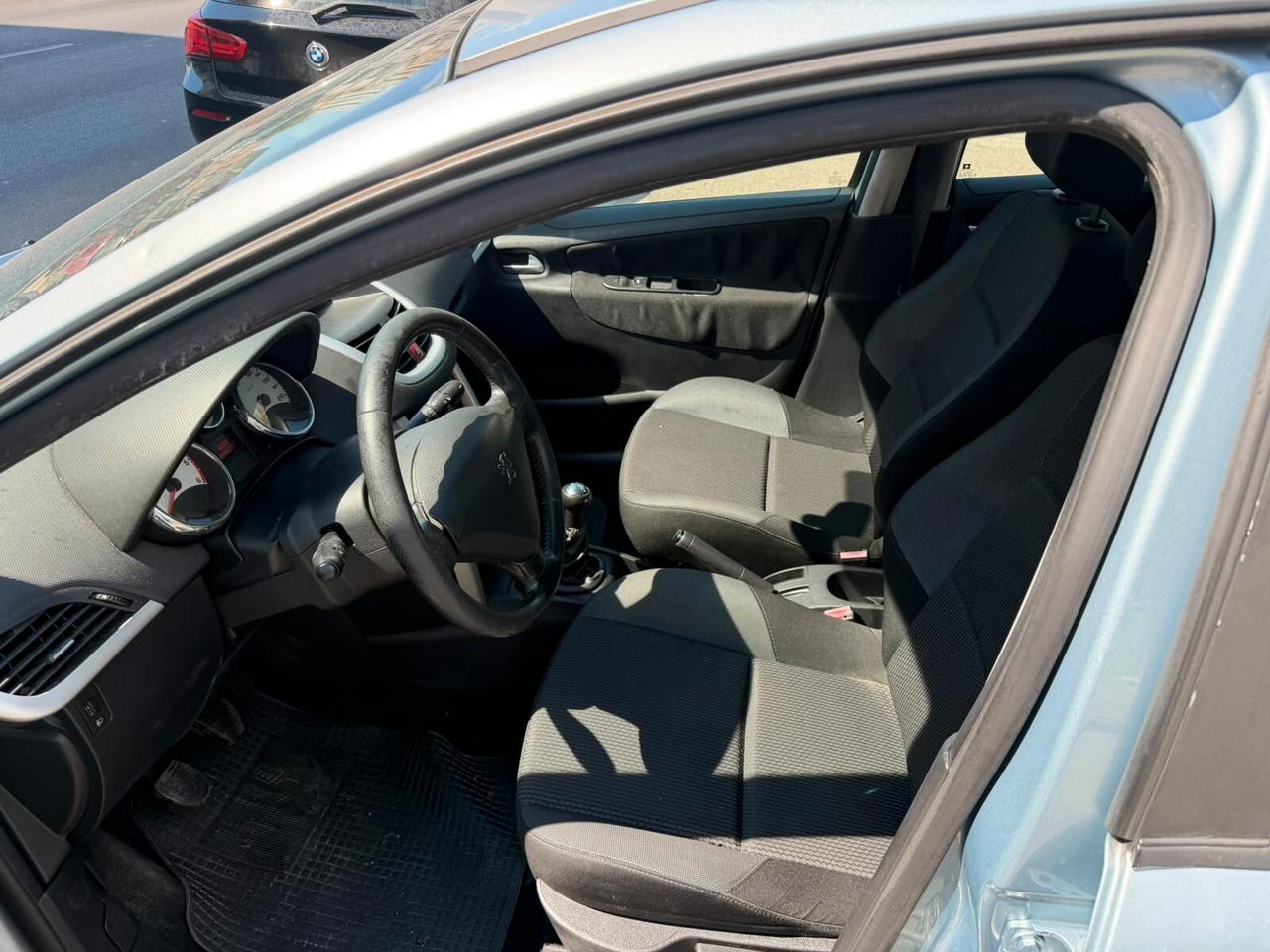 Peugeot 207 1.4 HDi 70CV 5p. Active