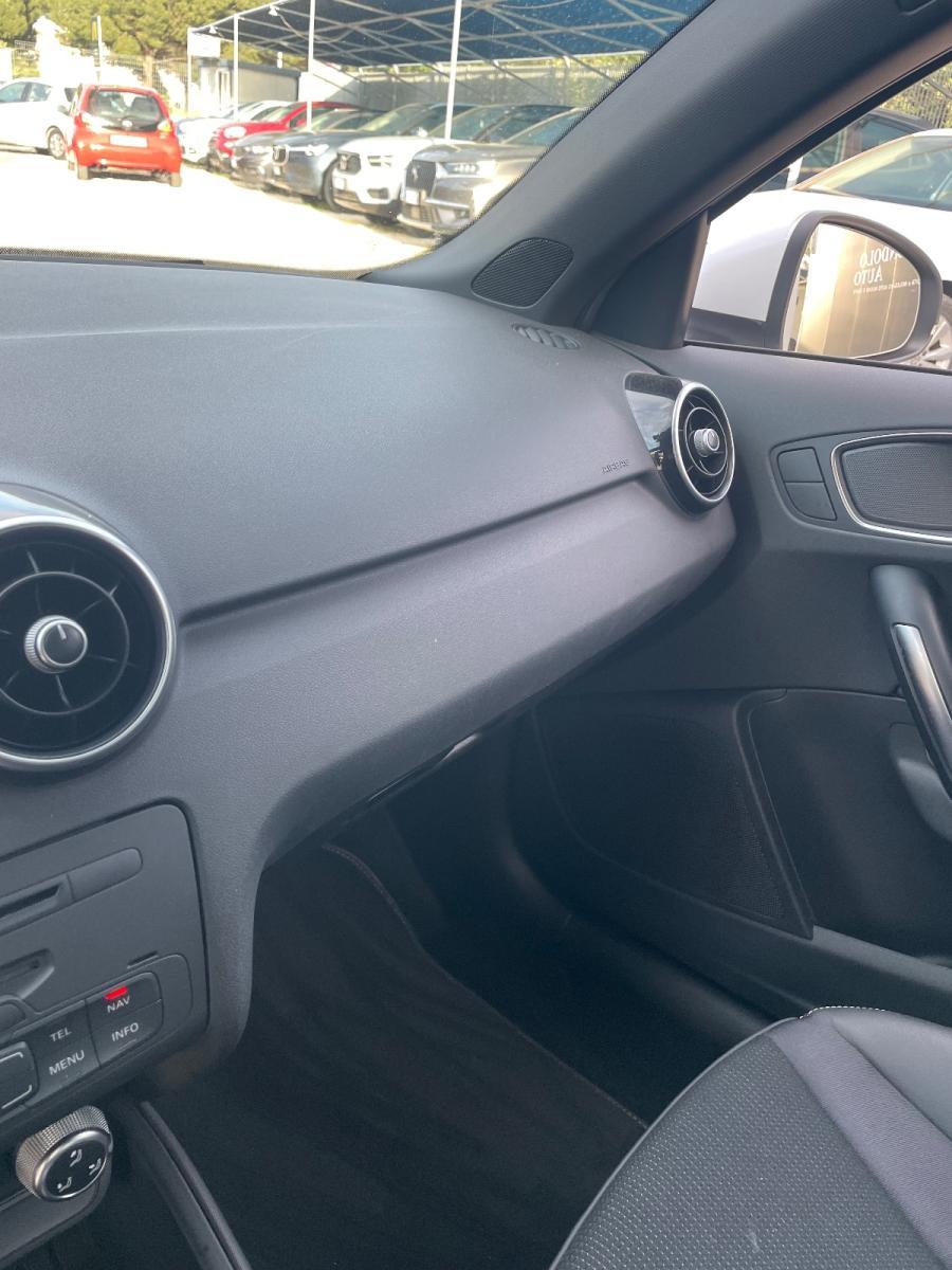 AUDI - A1 Sportback - 1.6 TDI S tronic S line edition plus