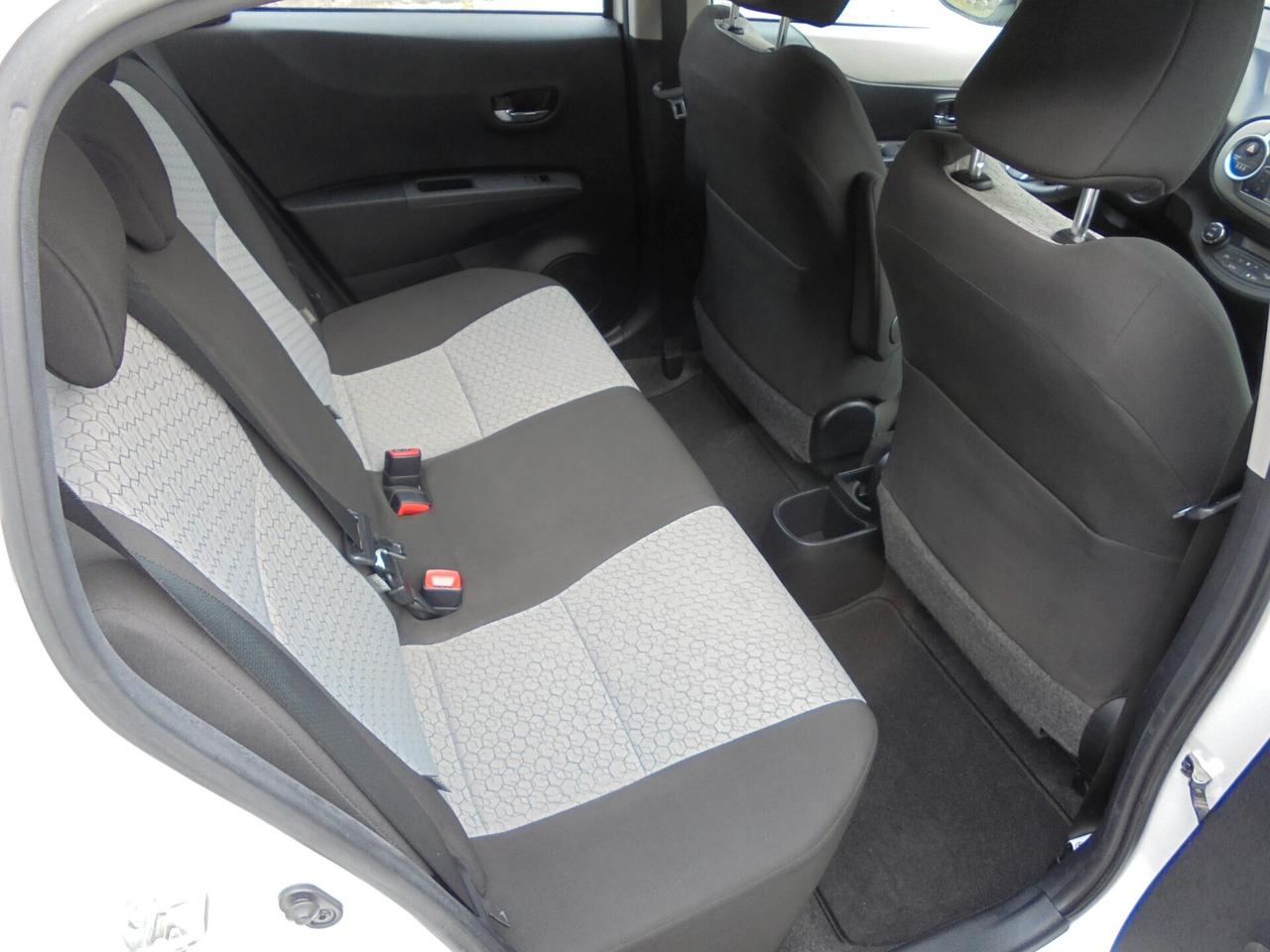 TOYOTA YARIS 1.0 VVT-i 5P LOUNGE – UNIPROPRIETARIO-