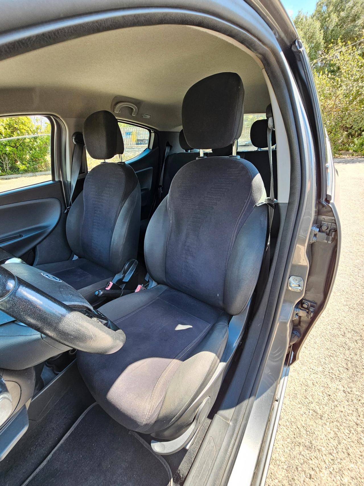 Lancia Ypsilon 1.2 69 CV 5 porte Platinum